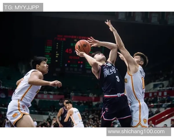 深圳篮球队防反战术解析助力球队在赛场上逆转局势