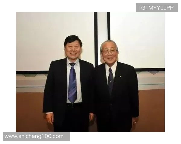 于德豪的奋斗历程与人生哲学探讨：从平凡到卓越的启示与反思